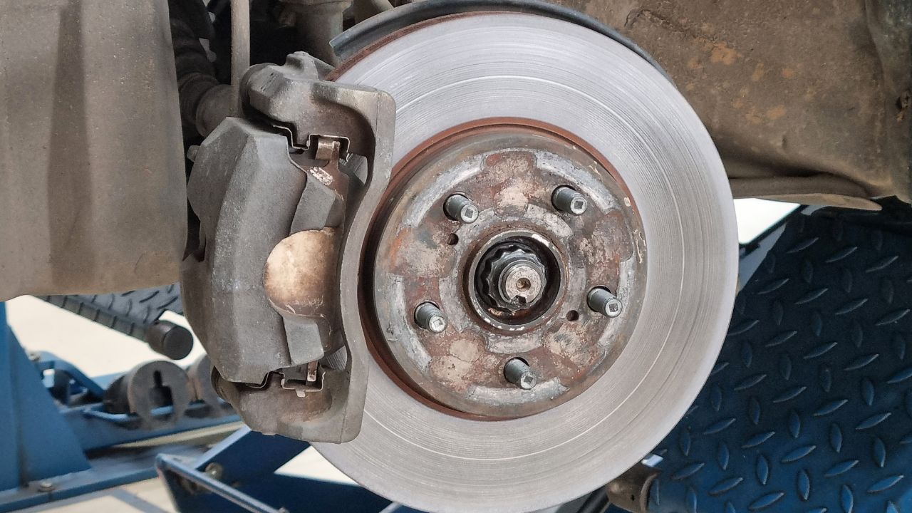 How Can I Keep My Brakes From Wearing Out So Quickly in Stop-and-Go Downey Traffic? | Glenn’s Auto Service